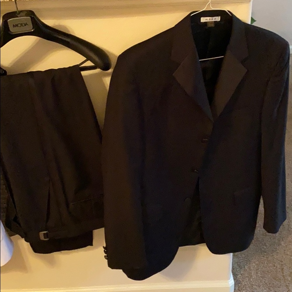 MODA tuxedo suit 37R adjustable waste 30-32